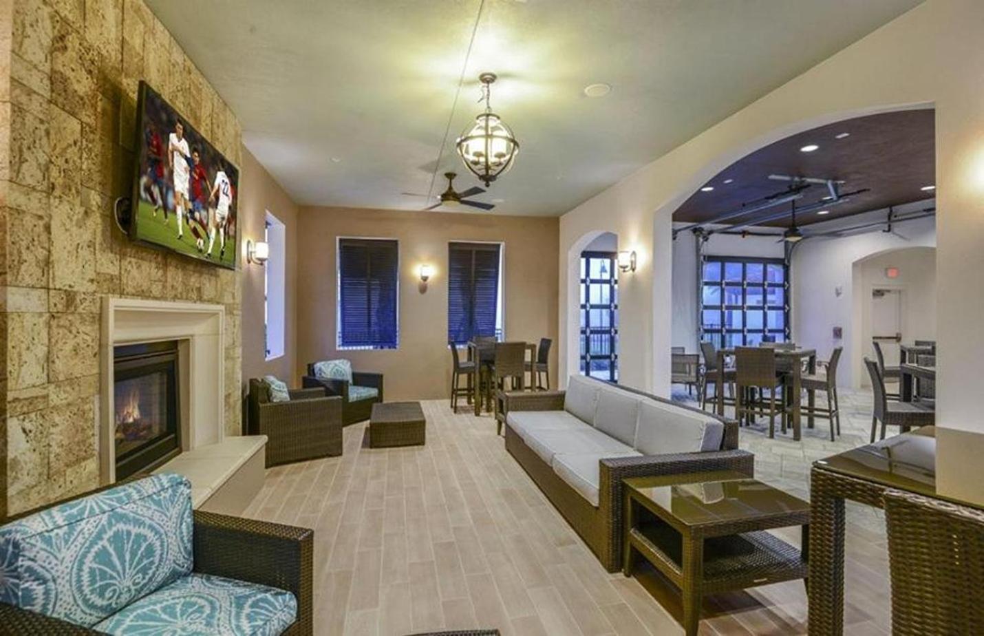 Beautiful Townhome Wprivate Pool 7 Mi To Disney Kissimmee Exteriér fotografie